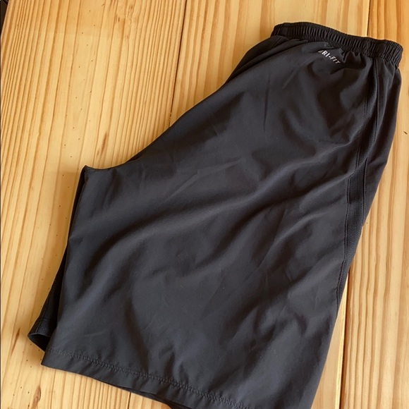 Nike Running Shorts - Picture 2 of 4